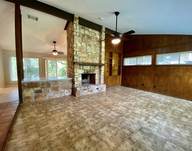 7219 Scenic Brook Dr - Photo Thumbnail 3
