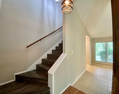 7219 Scenic Brook Dr - Photo Thumbnail 20