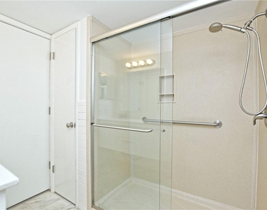 2425 Ashdale Dr - Photo Thumbnail 7