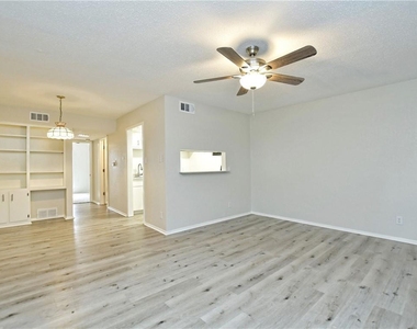 2425 Ashdale Dr - Photo Thumbnail 1