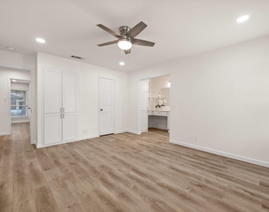 13307 Effingham St - Photo Thumbnail 13