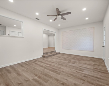 13307 Effingham St - Photo Thumbnail 11