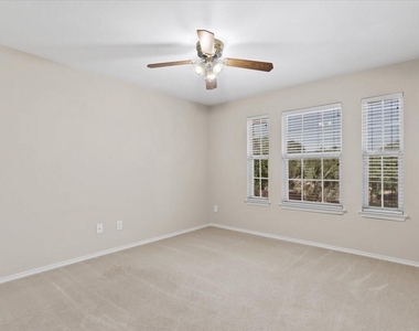 207 Colby Ln - Photo Thumbnail 25