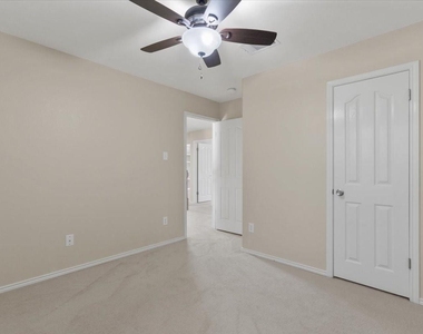 207 Colby Ln - Photo Thumbnail 23