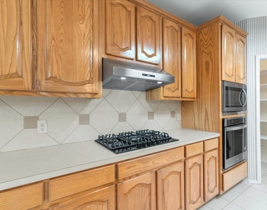 207 Colby Ln - Photo Thumbnail 9
