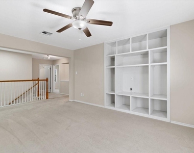 207 Colby Ln - Photo Thumbnail 17