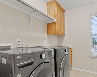 207 Colby Ln - Photo Thumbnail 27