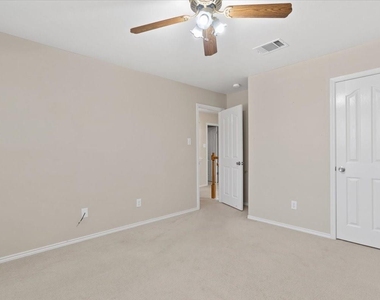 207 Colby Ln - Photo Thumbnail 20
