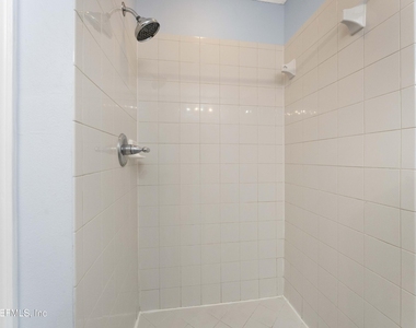 5260 Collins Road - Photo Thumbnail 12