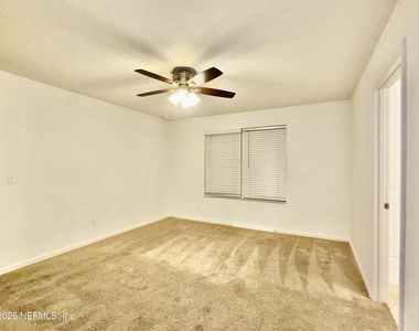 8709 Lake George Circle E - Photo Thumbnail 11