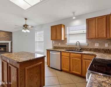 1410 Runes Court - Photo Thumbnail 5