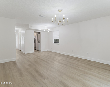 796 Main Street - Photo Thumbnail 14