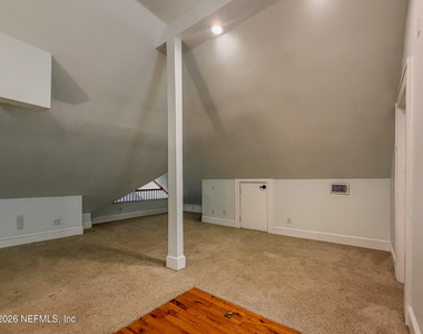 2769 Riverside Avenue - Photo Thumbnail 25