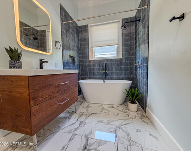 2769 Riverside Avenue - Photo Thumbnail 20