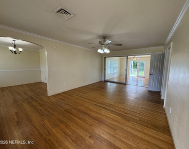 2201 Laurel Street - Photo Thumbnail 6