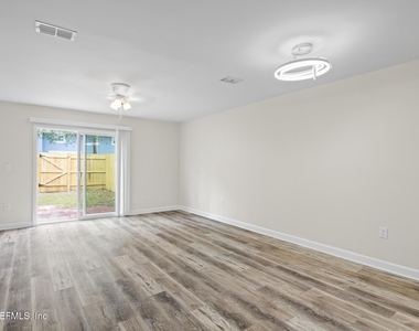 11359 Bedford Oaks Drive - Photo Thumbnail 6