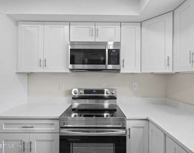 11359 Bedford Oaks Drive - Photo Thumbnail 19