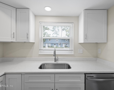 11359 Bedford Oaks Drive - Photo Thumbnail 18