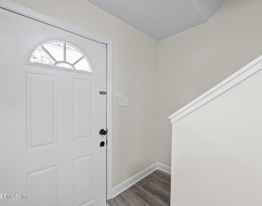 11359 Bedford Oaks Drive - Photo Thumbnail 4