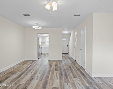 11359 Bedford Oaks Drive - Photo Thumbnail 12