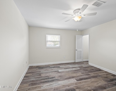 11359 Bedford Oaks Drive - Photo Thumbnail 32