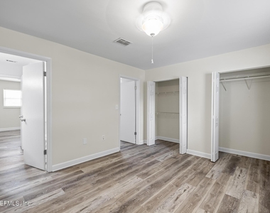 11359 Bedford Oaks Drive - Photo Thumbnail 24