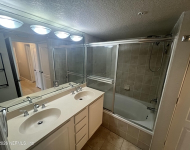 108 Laguna Villas Boulevard - Photo Thumbnail 3