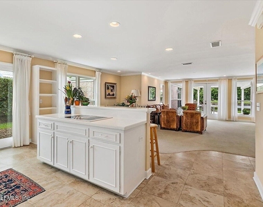 16 La Vista Drive - Photo Thumbnail 10