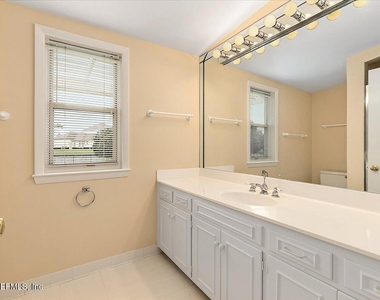 16 La Vista Drive - Photo Thumbnail 30