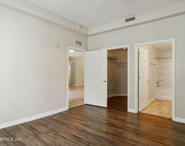 785 Oakleaf Plantation Parkway - Photo Thumbnail 20