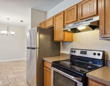 785 Oakleaf Plantation Parkway - Photo Thumbnail 17