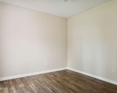 785 Oakleaf Plantation Parkway - Photo Thumbnail 23