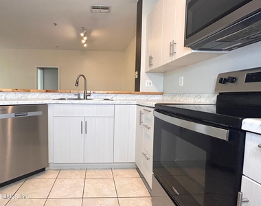 535 Florida Club Boulevard - Photo Thumbnail 11
