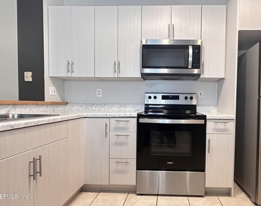 535 Florida Club Boulevard - Photo Thumbnail 12