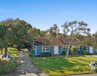 125 Rio Del Mar Street - Photo Thumbnail 17