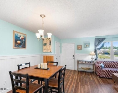 125 Rio Del Mar Street - Photo Thumbnail 4