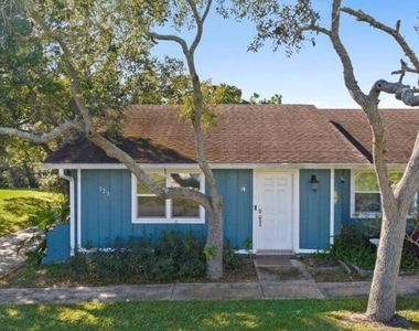 125 Rio Del Mar Street - Photo Thumbnail 16