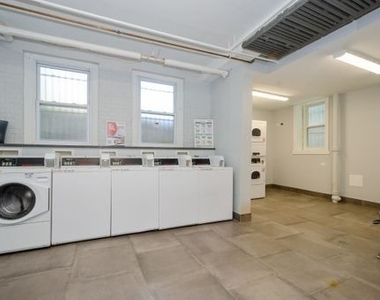1521 W Sherwin Avenue - Photo Thumbnail 13