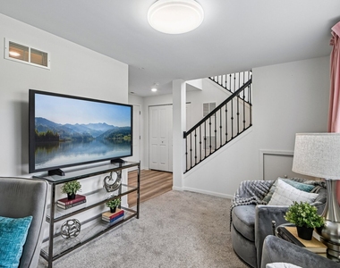 1611 Bentz Way - Photo Thumbnail 17