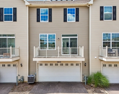 1611 Bentz Way - Photo Thumbnail 34