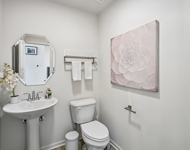 1611 Bentz Way - Photo Thumbnail 15