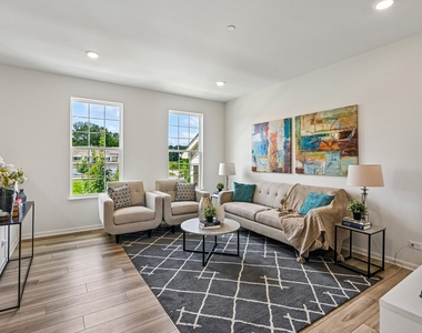 1611 Bentz Way - Photo Thumbnail 5