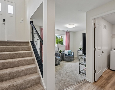1611 Bentz Way - Photo Thumbnail 16