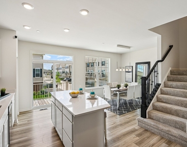 1611 Bentz Way - Photo Thumbnail 10