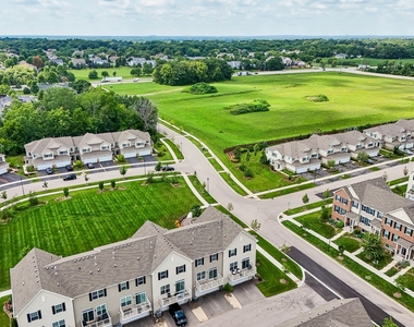 1611 Bentz Way - Photo Thumbnail 33