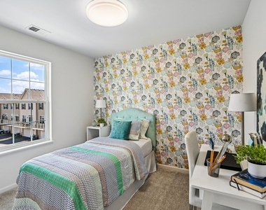 1611 Bentz Way - Photo Thumbnail 27
