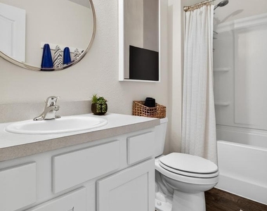75644 Bridgewater Drive - Photo Thumbnail 9