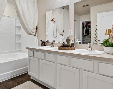 75644 Bridgewater Drive - Photo Thumbnail 24