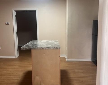 305 W Washington Street - Photo Thumbnail 2
