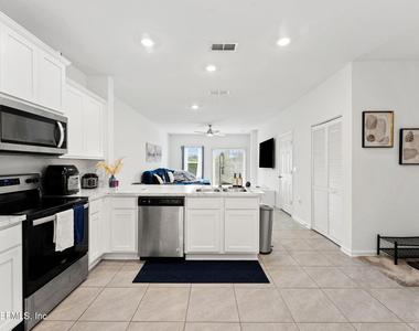 9049 Gifford Drive - Photo Thumbnail 11